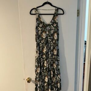 Treasure & Bond Floral Midi Dress - Green and White